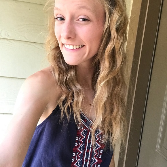 Meet your Posher, Megan - Picture 1 of 1